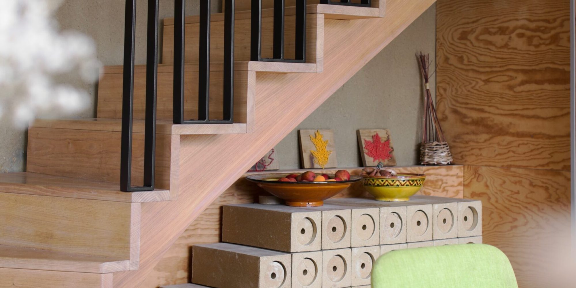 cave à vin design sous escalier